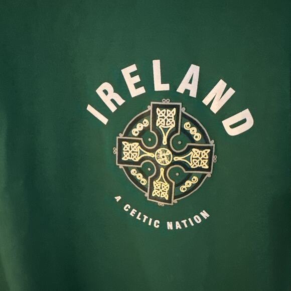 Retro Irish Unisex T-Shirt Green Ireland Patch Celtic Nation Track & Field - Picture 2 of 7